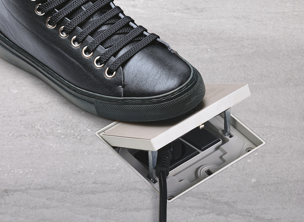 SIMON-BOX: The UK and Europe’s most popular IP66 rated mini floor box